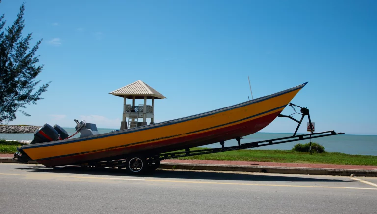 1 boat trailer